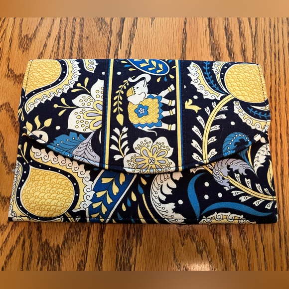 Vera Bradley Accessories - Vera Bradley Ellie Blue Rare and Retired Organizer NWOT